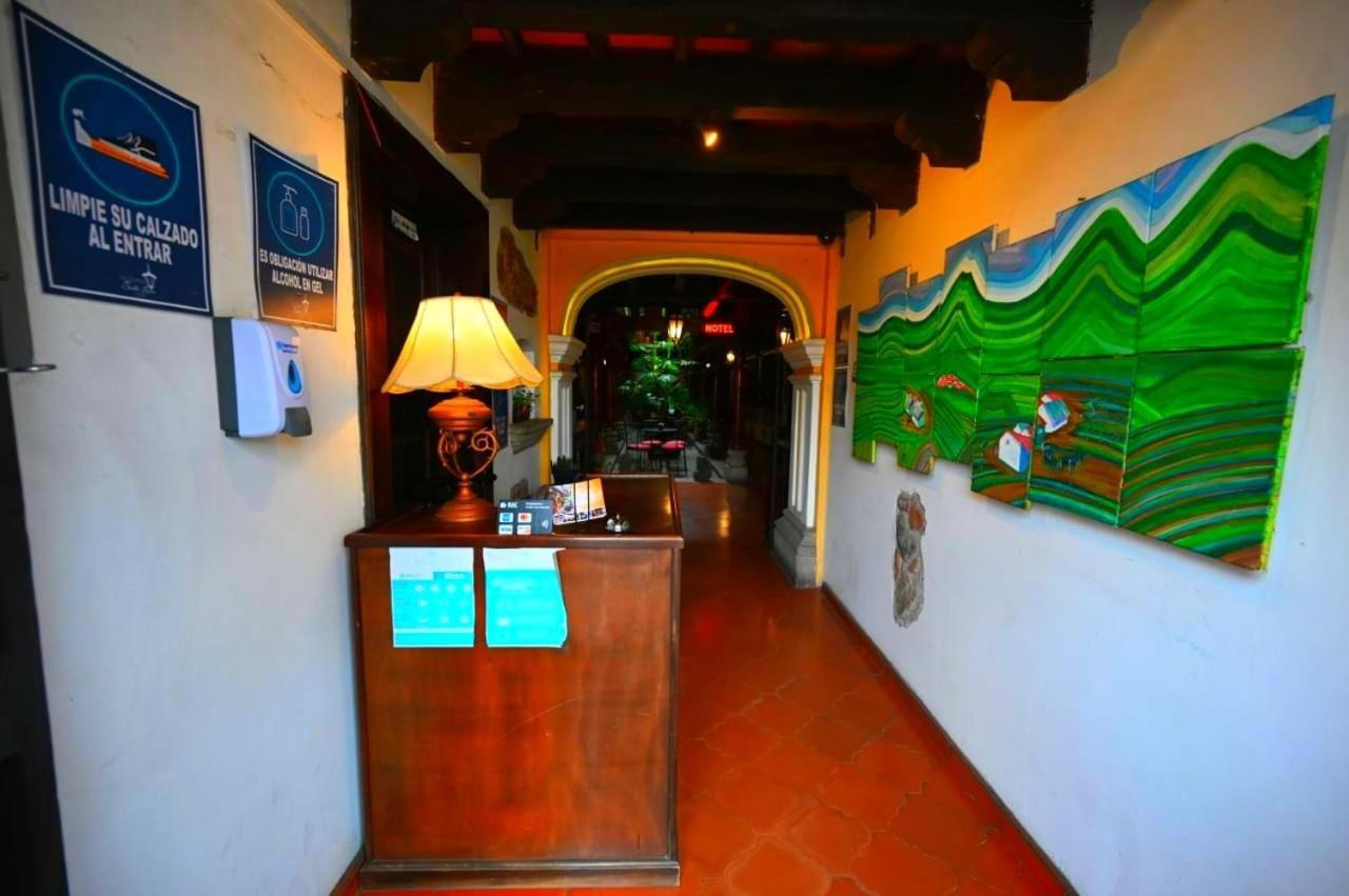 La Quinta Santa Lucia Hotel Antigua Bagian luar foto