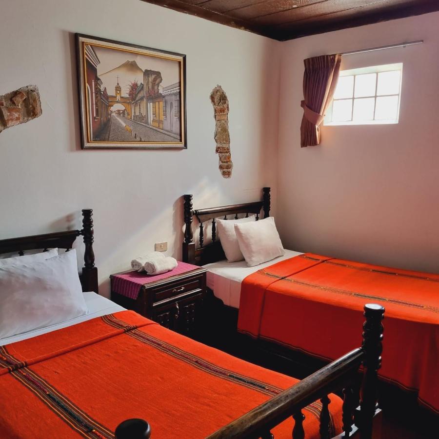 La Quinta Santa Lucia Hotel Antigua Bagian luar foto