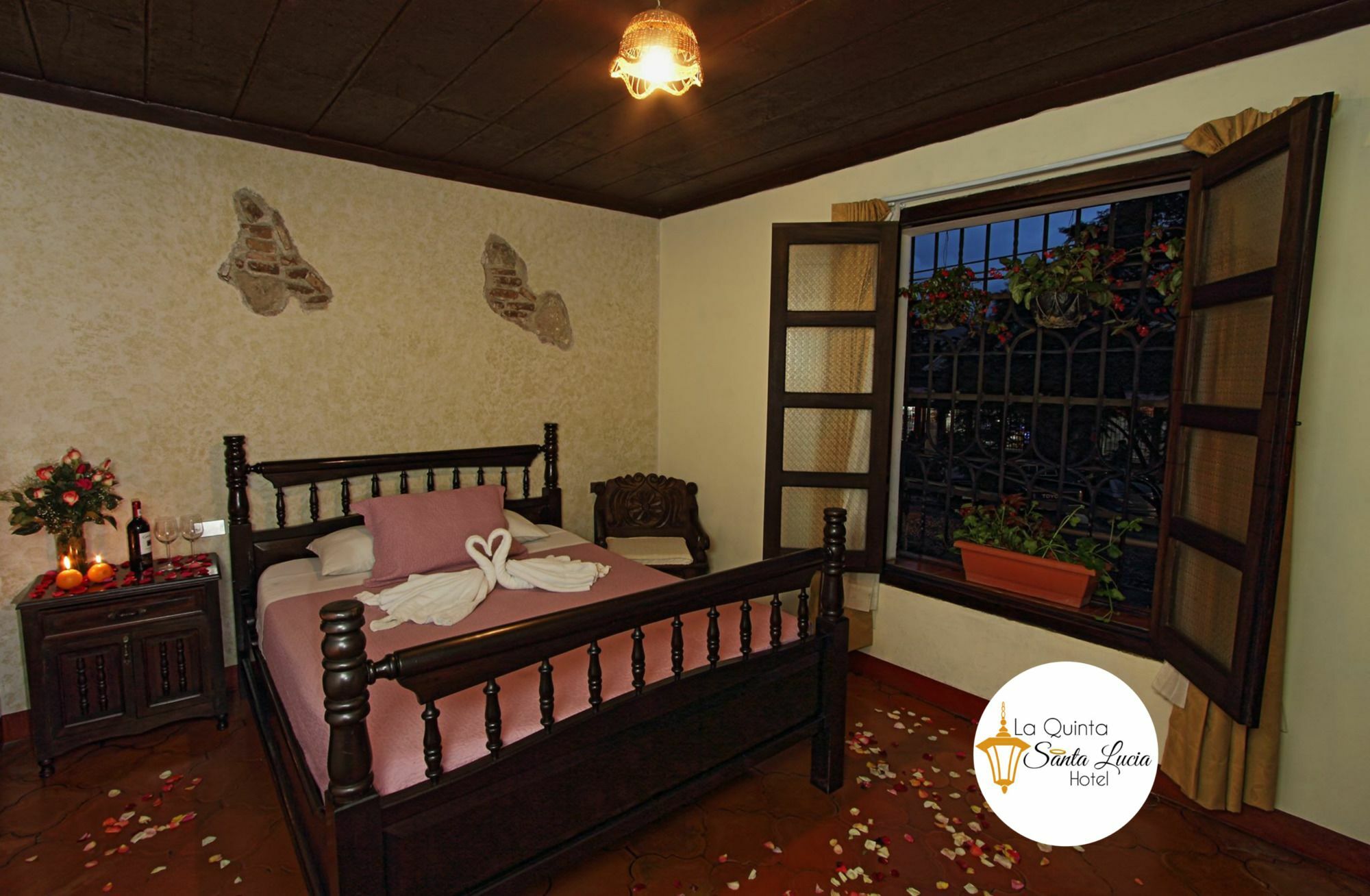La Quinta Santa Lucia Hotel Antigua Bagian luar foto